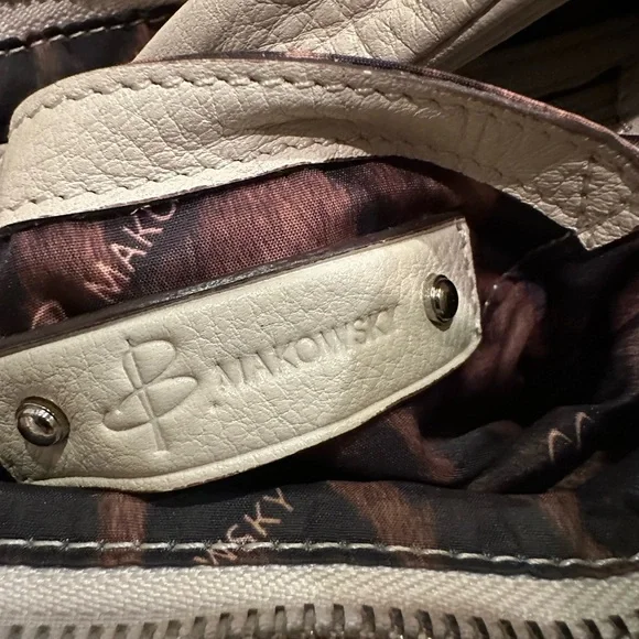 B. Makowsky Beautiful Cream Leather Crossbody Bag Like New - Picture 5 of 6